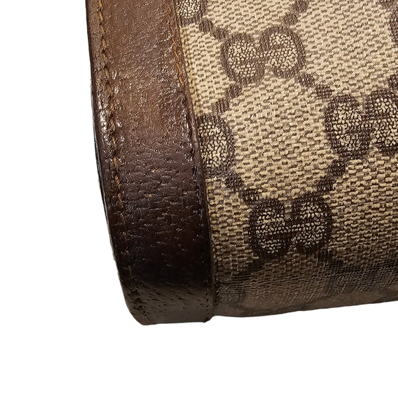 VINTAGE GUCCI CLUTCH - Picture 7 of 12